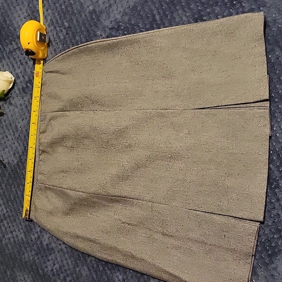 NWT SET OF BLAZER AND SKIRT - Picture 17 of 17